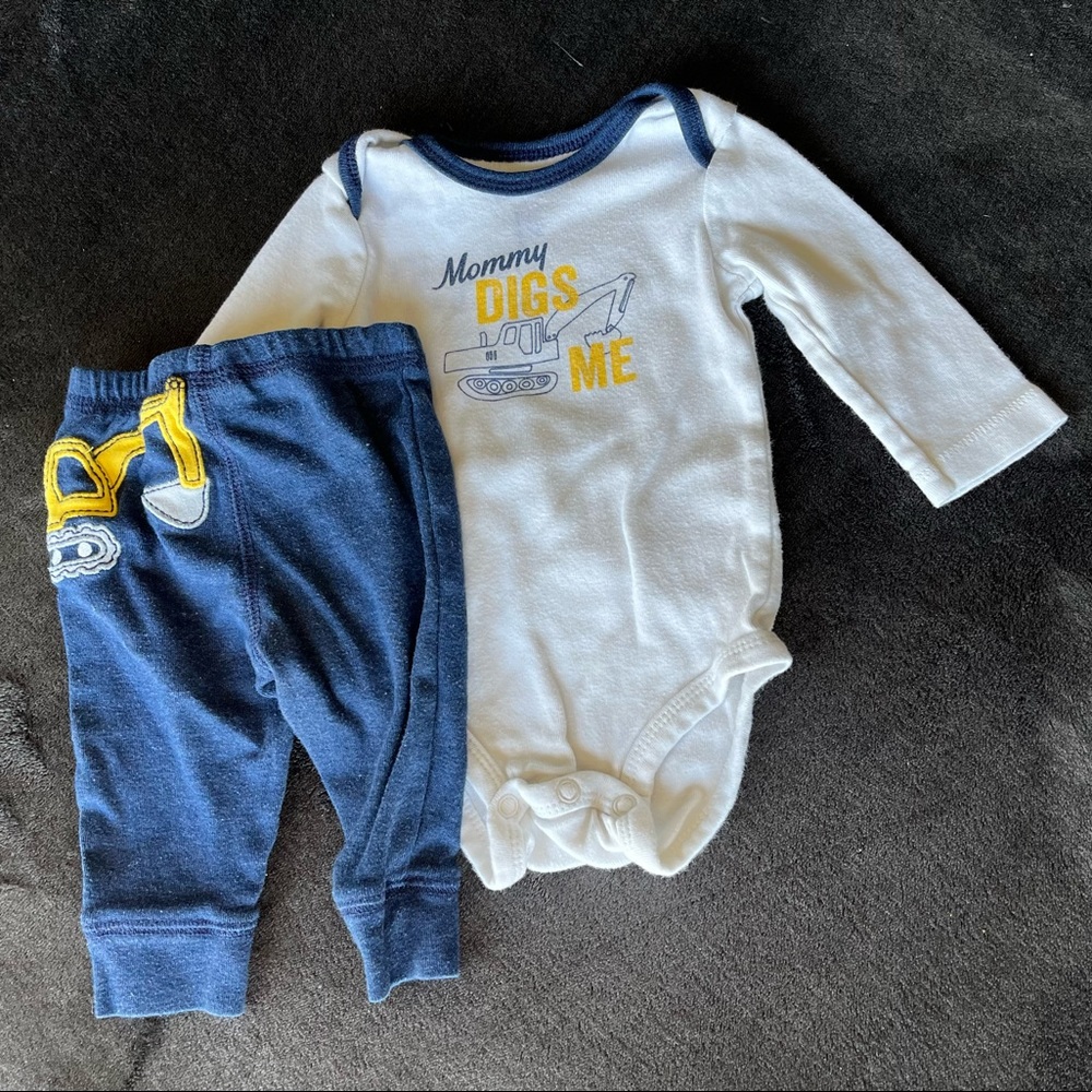 Carter’s 3m ‘Mommy Digs Me’ Set